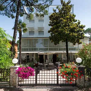 Hotel Luna - Colazione Fino A Tarda Mattina